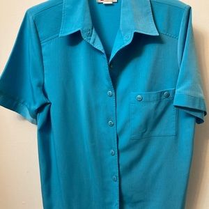 Short sleeve blue top medium